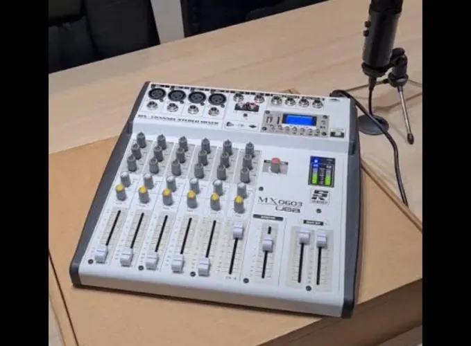 Mesa De Som Staner MX0603 USB