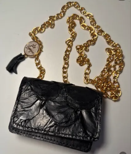 Mini bag couro texturizado, corrente resistente 