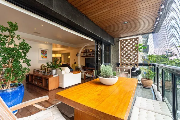 Raridade no Mercado: Apartamento Pronto para Morar no Leblon!