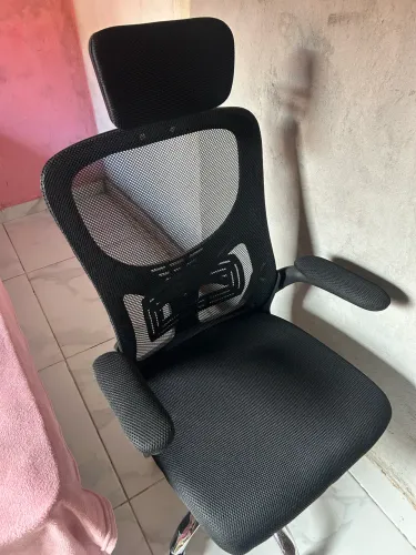 Cadeira ergonômica preta