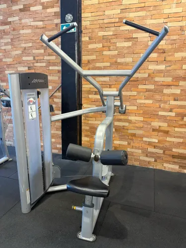Puxador de Costa Life Fitness 
