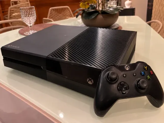 Xbox One Fat 1TB + 1 Controle Original
