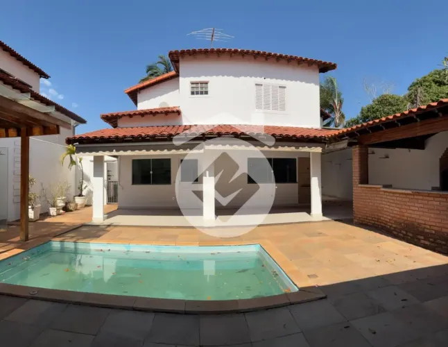 Sobrado para Locação com 3 Quartos, sendo 3 Suítes ? 342m² - Jardim Karaíba - Uberlândia/M