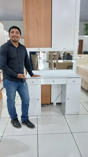 Penteadera camarim com led, linda e nova
