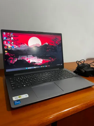Notebook Lenovo IdeaPad 3 i5 11ª Geração | 8GB | SSD 512GB - SEMI NOVO