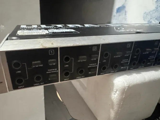 Direct Box Behringer Ultra Di-800