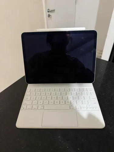 Ipad 5ª geração + Apple Pencil + Magic Keyboard