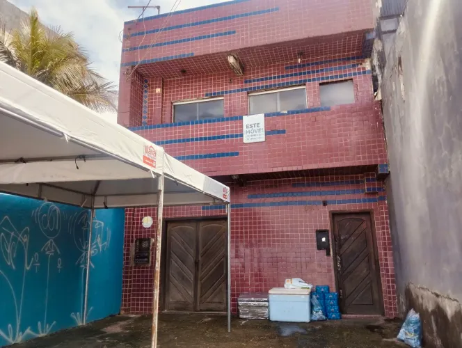vendo prédio galpão com um apartamento de 2/4 e cobertura n orla 750.000