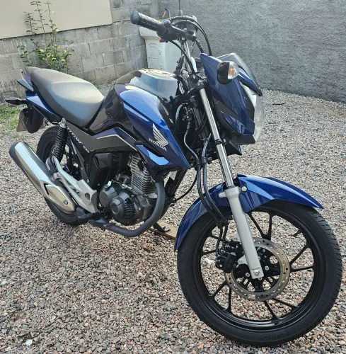 Honda Titan 160 2024 com 18.000 km 19.500