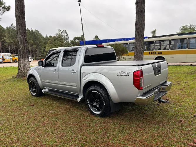 Nissan Frontier LE CD 4X4 2.5 TB Diesel Aut. 2009