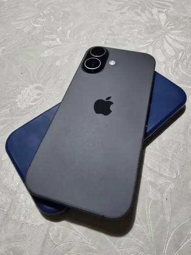 iPhone 17 256 em excelente estado. Garantia até Abr/2027