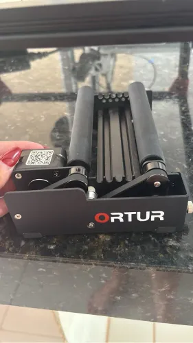 Máquina de corte e gravação de laser
