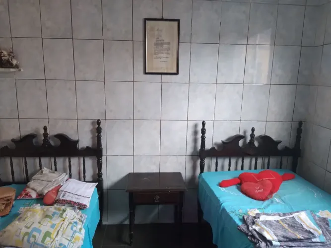 2 camas solteiro, 45 anos, uso, peças antigas