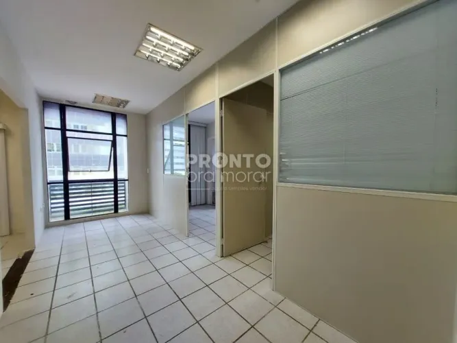 Sala/Conjunto Comercial em Ilha do Leite