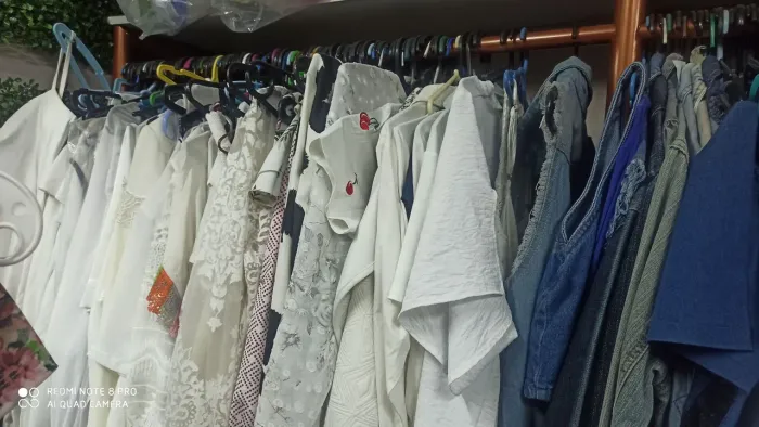 Lote de blusas para brechó 50 peças