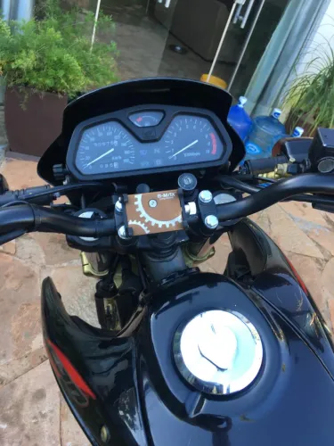 Falcon série gold personalizada única no DF