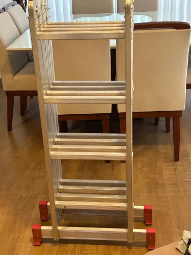 Escada Articulada Alumínio 13 em 1 Botafogo (suporta 150k) Muito conservada