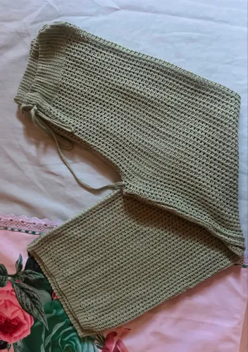 Vendo saída de praia nunca usada! ? Tamanho único, com regulagem na cintura. ? R$ 30,00