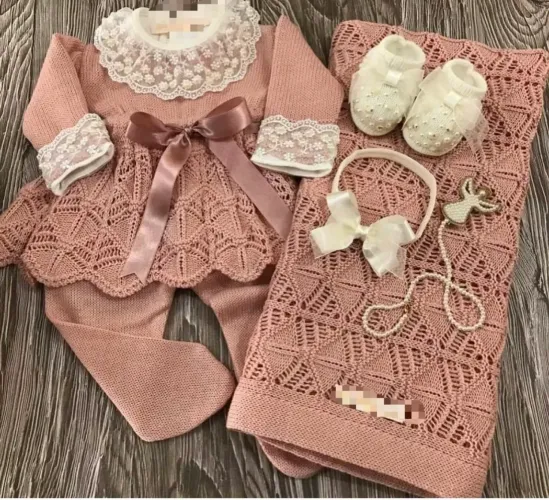 ? Saída Maternidade Luxo para Menina - Tricô Rose com Detalhes em Renda ?