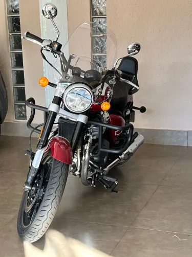 SUPER METEOR 650 - CELESTIAL RED