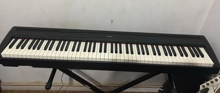 (ABAIXOU O PREÇO) Teclado Yamaha P95  em ótimo estado