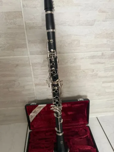Clarinete Yamaha modelo YCL 352
