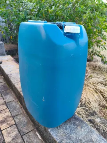 Bombona 50 litros resistente com tampa (bocal duplo) - limpa e pronta para uso