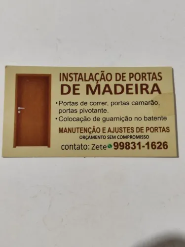 Instalação de portas de madeira