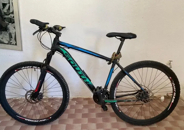 Vendo Bike SOUTH aro 29 com passador shimano R$ 450,00