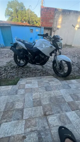 Fazer 250 ano 2014 vendo ou troco
