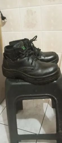 Bota masculina de couro legítimo
