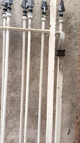 Portão de ferro de garagem 120 x120 de largura e 2.00 de altura