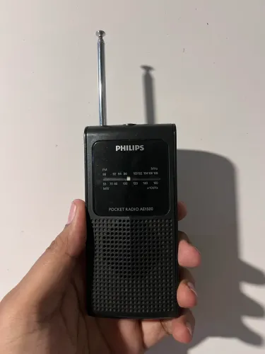 Rádio clássico Philips portátil tamanho bolso AE1500 - Raro - USADO