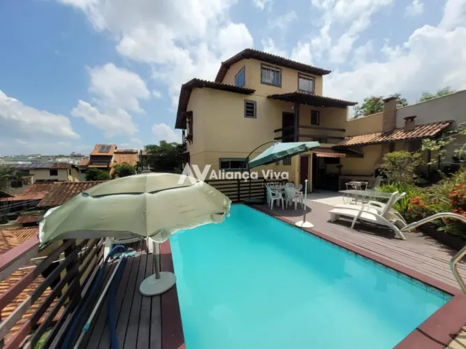 Freguesia (Jacarepaguá) | Casa 3 quartos, sendo 3 suites