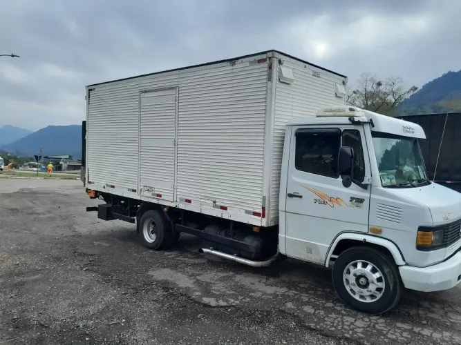 Vendo mb 710 ano 2000