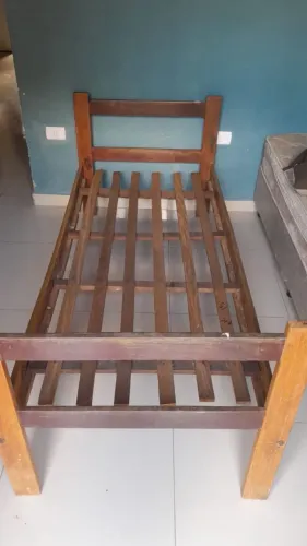 cama de  madeira solteiro 