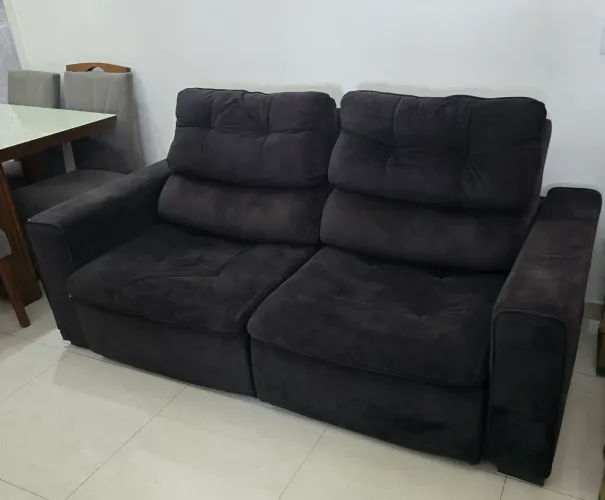Sofá retrátil e reclinável