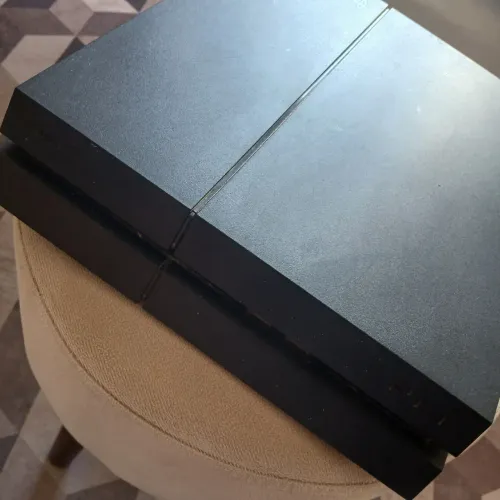Playstation 4 2tb + 4 controles 