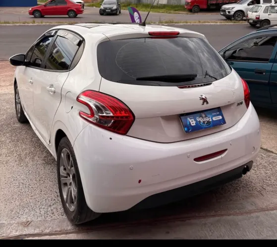 Peugeot 208 Allure 1.5 Flex 8V 5P 2014