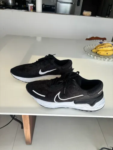 Tênis Nike de corrida/academia