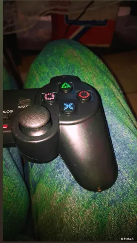 Vendo Playstation 2 novo, com cabos e um controle é quatro jogos.