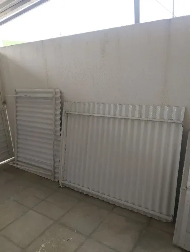 Valor: 280,00 - Toldos em Galvalume Branco Neve com Estrutura Metálica e Telhas de Aço