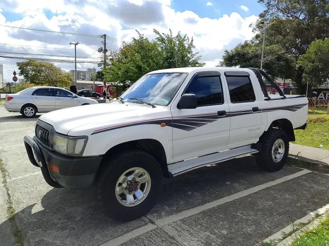 Toyota Hilux CD DX 4X4 3.0 8V 90cv Diesel 2004