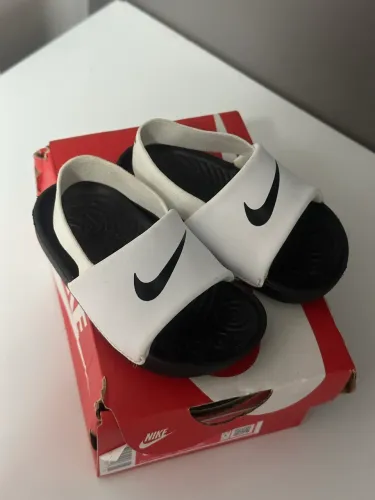 Sandália Nike Kawa Infantil branca 21 novíssima 