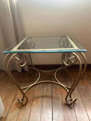 mesa em ferro com tampo de vidro