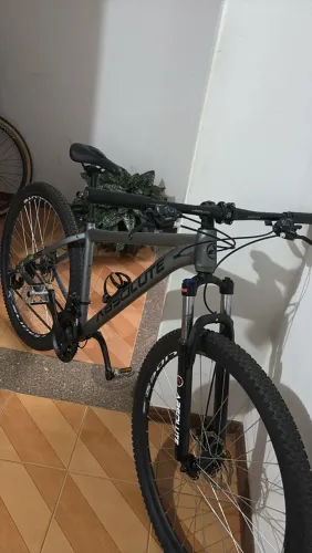 Vendo bicicleta aro 29 NOVA