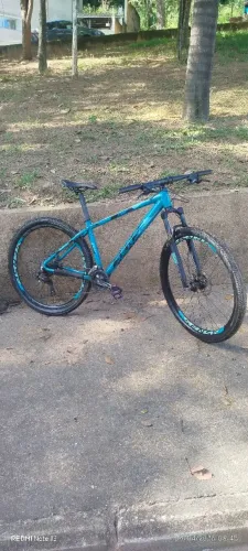 Bicicleta Sense para trilha leve/cidade