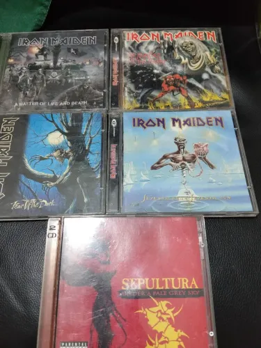Qualquer CD do iron Maiden sepultura por r$ 30