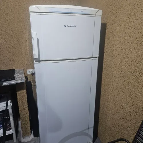 Geladeira de 400 litros funcinando