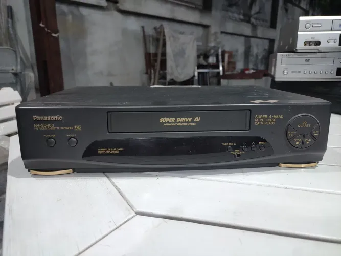 3 videocassetes Panasonic por R$200,00